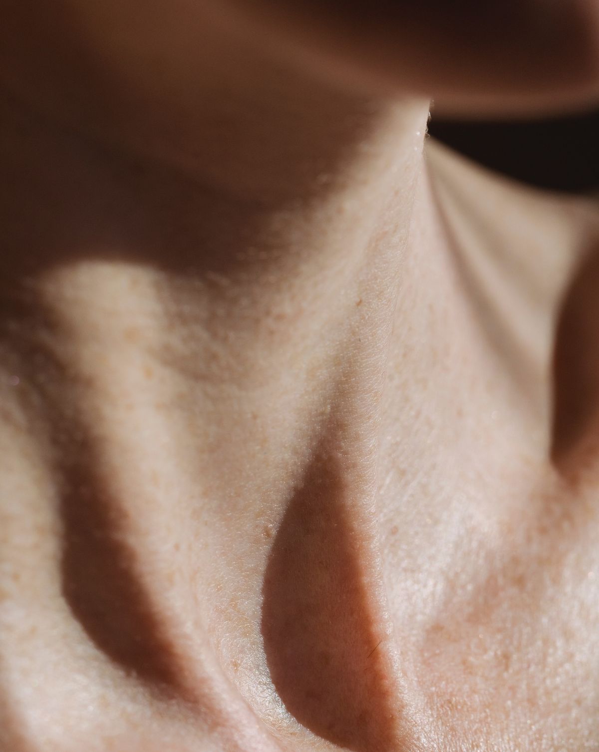 What is Lymphatic Massage and What Can it Do After Facelift and Neck Lift Surgery?